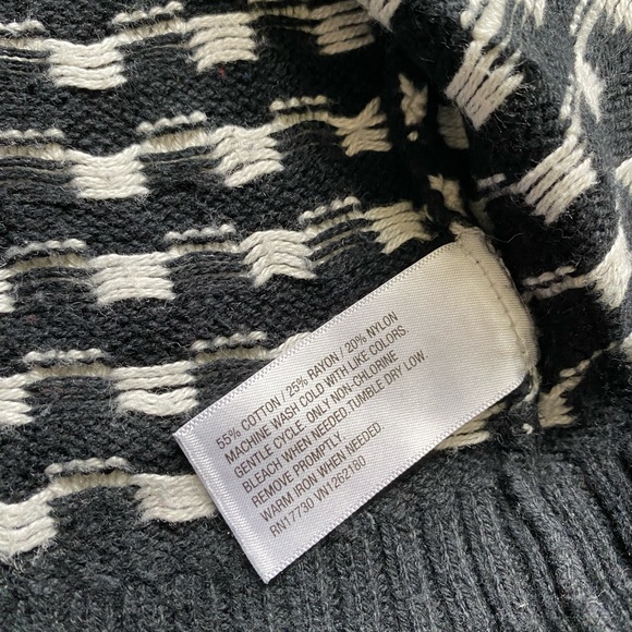 Cardigan. Free with purchase - Picture 5 of 6